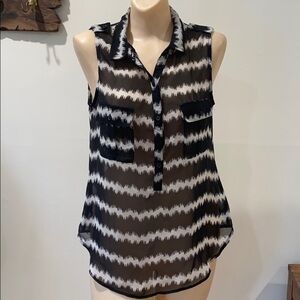 Old navy studio black & white collared top